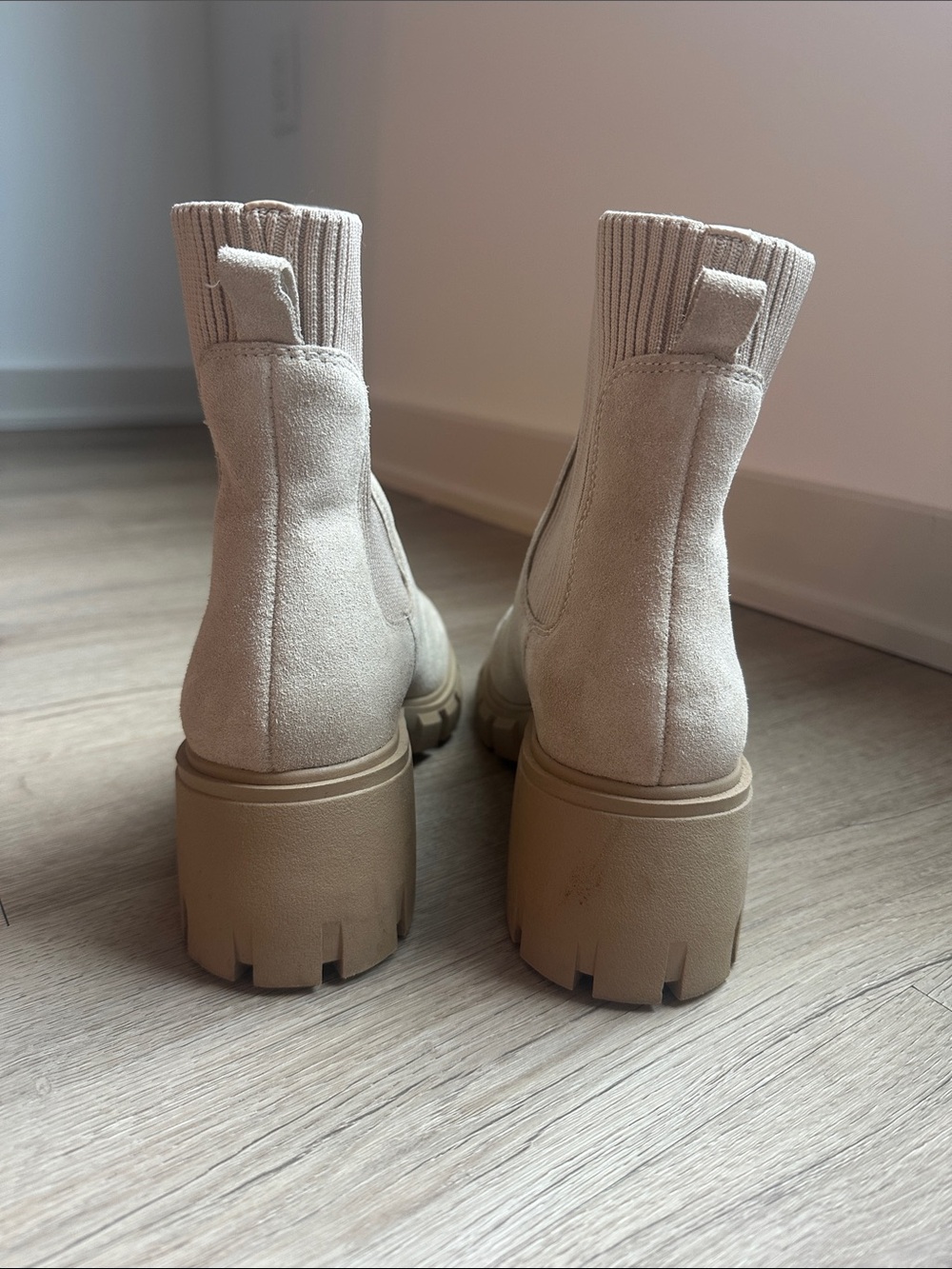 Steve Madden Hayle Platform Chelsea Boots - Women - Picture 6 of 7